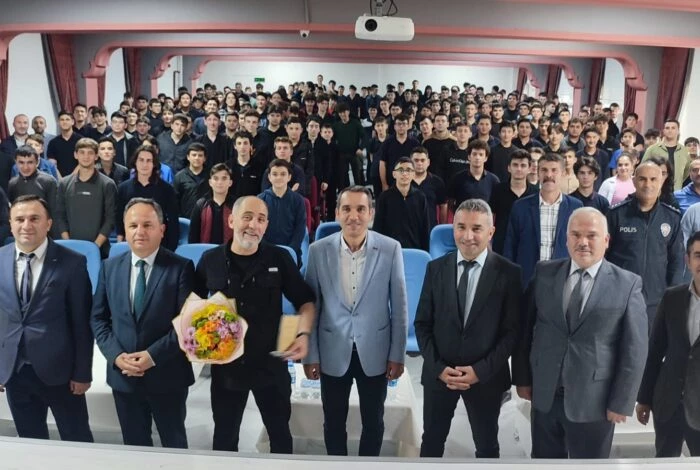 ÜNYE BELEDİYESİ, AHMET SULA’YI ÜNYELİLERLE BULUŞTURDU