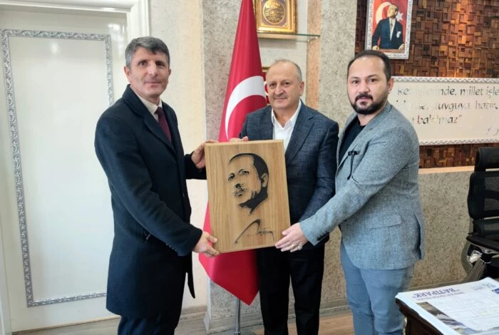 İMAM HATİP ORTAOKULU MÜDÜRÜ ŞİMŞEK BAŞKAN TAVLI’YI ZİYARET ETTİ