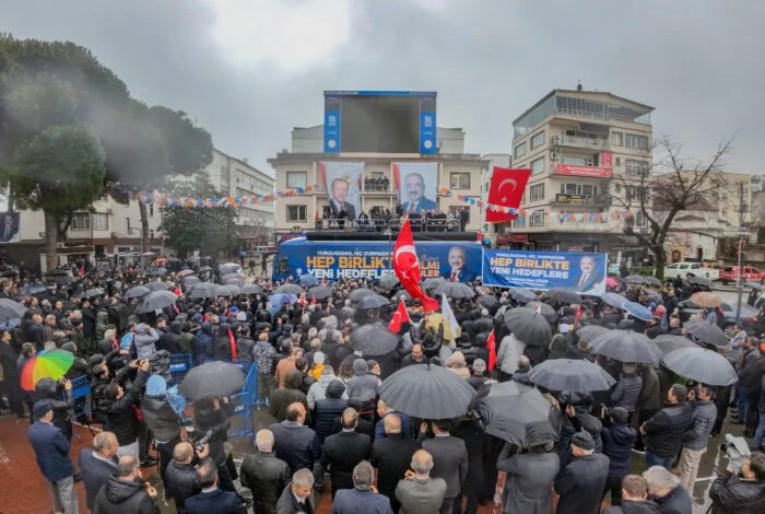 BAŞKAN GÜLER’E ÜNYE’DE GÖRKEMLİ KARŞILAMA